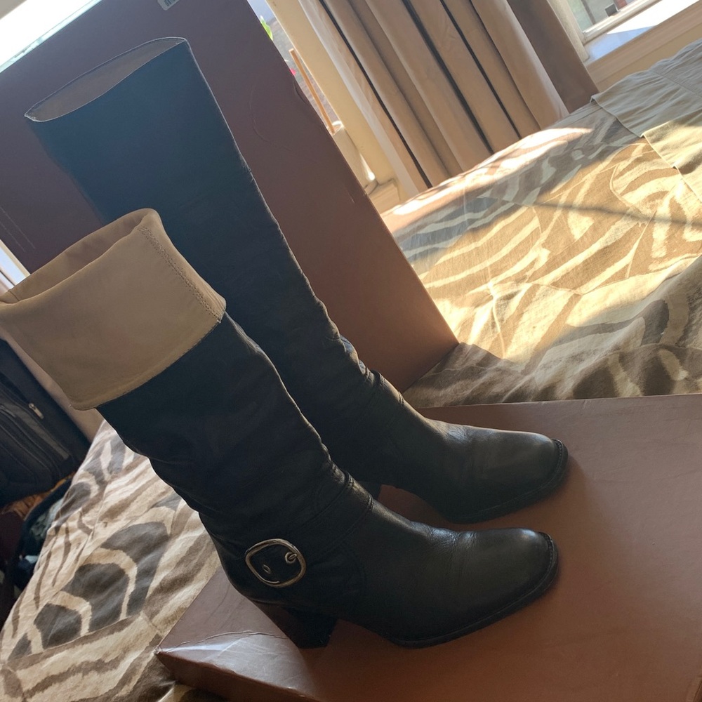 COACH 
CHARITY EMBOSSD CALF
0354
BLACK
Made in Italy 8B
Coach 1941 - Picture 3 of 16